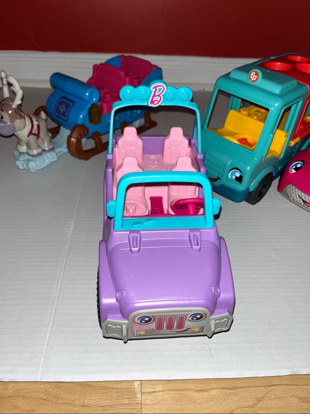 Little people Cars convertible & Jeep Barbie Taco truck 2 Sleigh Frozen Princess - Picture 5 of 16